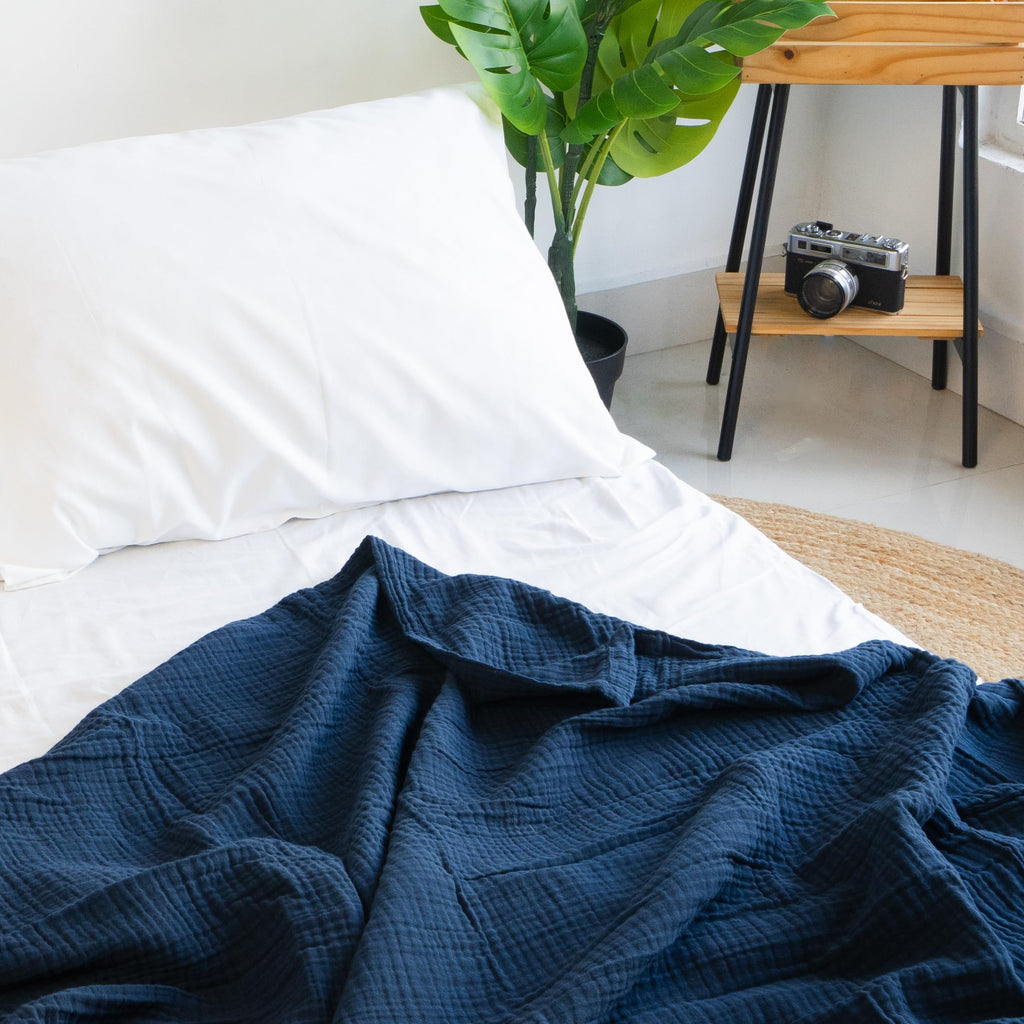 Salt Earth 100% Cotton Muslin Blanket, Gauze Blanket 55"X75" Twin, 6 Layered for Couch, Bed, Living Room, Home, Lightweight & All Season Blankets & Throws, Easy wash, Skin Friendly (Dress Blue/Print)