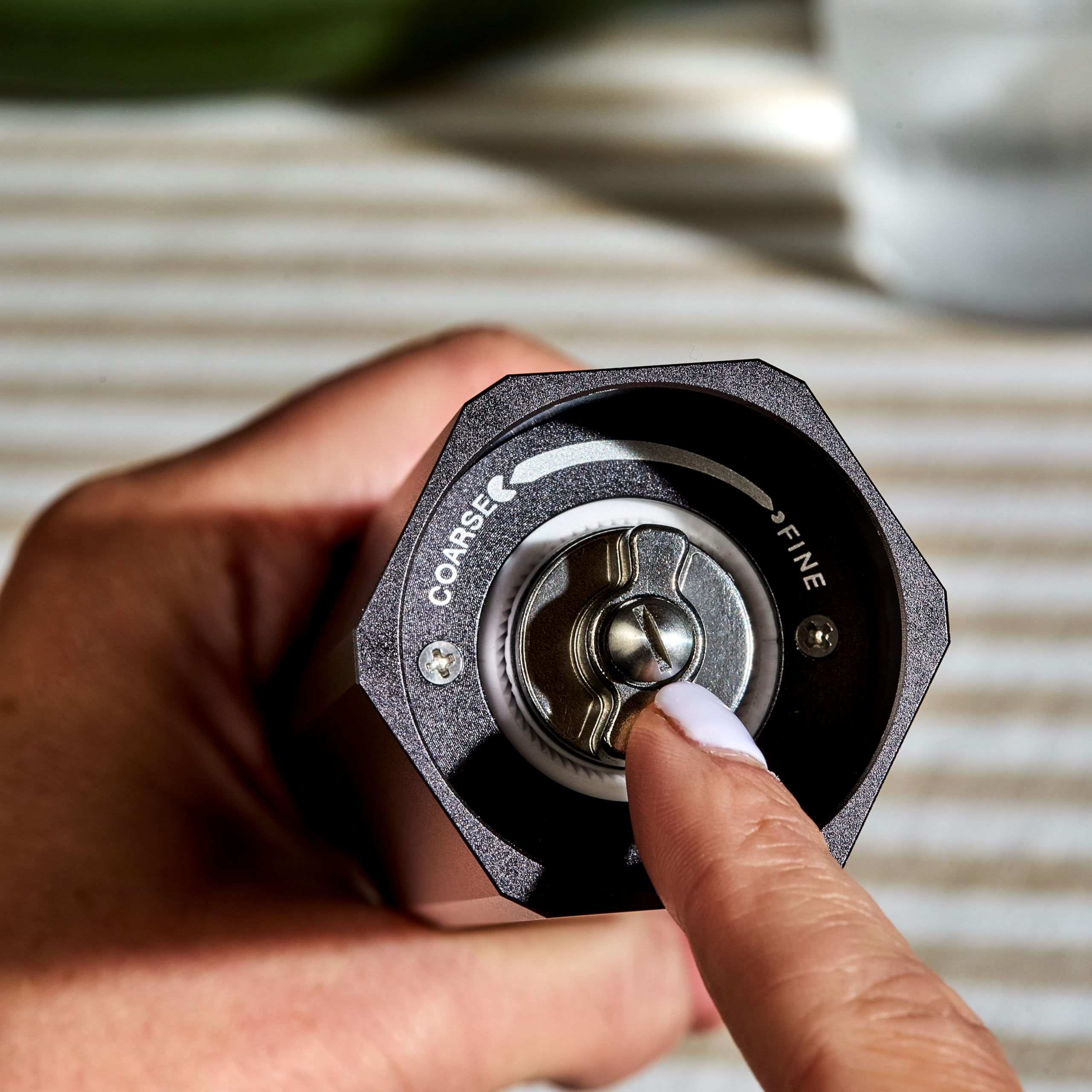 HexClad Salt and Pepper Mill Set with Adjustable Professional Grinders and No-Mess Caps