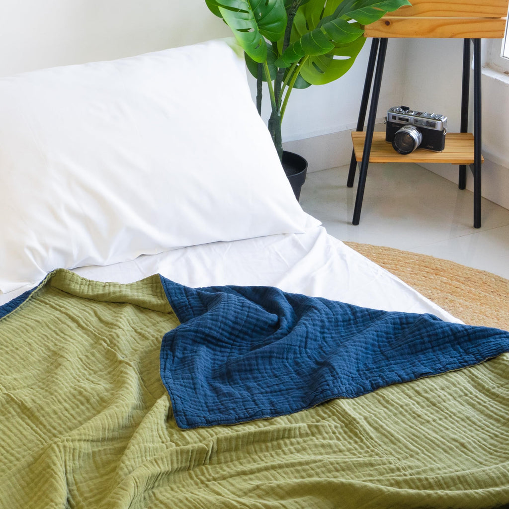 Salt Earth 100% Cotton Muslin Blanket, Gauze Blanket 55"X75" Twin, 6 Layered for Couch, Bed, Living Room, Home, Lightweight & All Season Blankets & Throws, Easy wash, Skin Friendly (Dress Blue/Print)